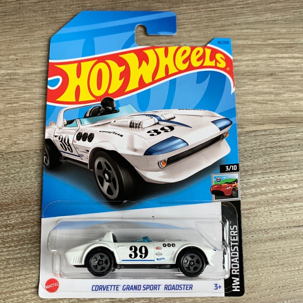 Hot Wheels Car Chevy Corvette Grand Sport Roadster White Chevrolet Hotwheels  🆕
